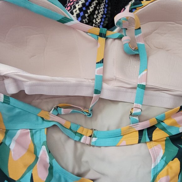 Kona Sol Criss Cross Back One Piece Tropical Leaf Print Swimsuit - Picture 11 of 15